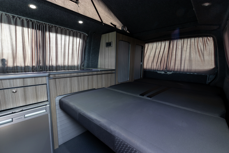 VW Transporter T5.1 140bhp SWB Sportline - Bed