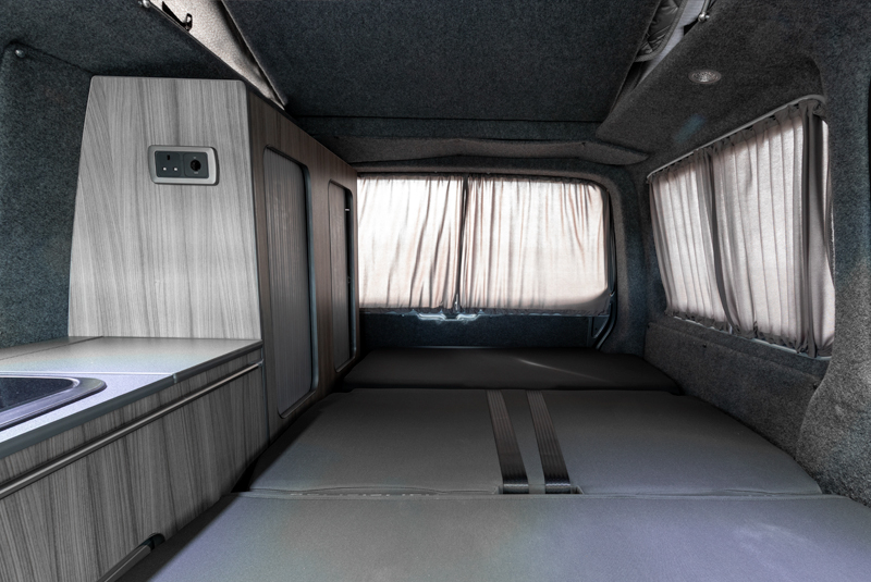 VW Transporter T5.1 140bhp SWB Sportline - Looking Through