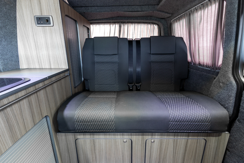 VW Transporter T5.1 140bhp SWB Sportline - Rear Seats