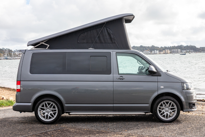 VW Transporter T5.1 140bhp SWB Sportline - Right Side Roof Up