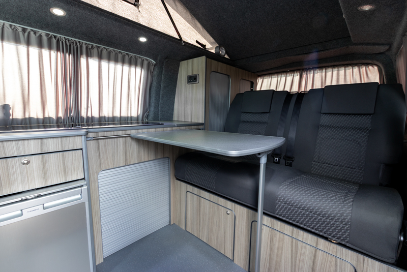 VW Transporter T5.1 140bhp SWB Sportline - Table