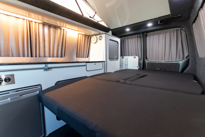 VW Transporter T6 140bhp 6 Speed Highline - Bed