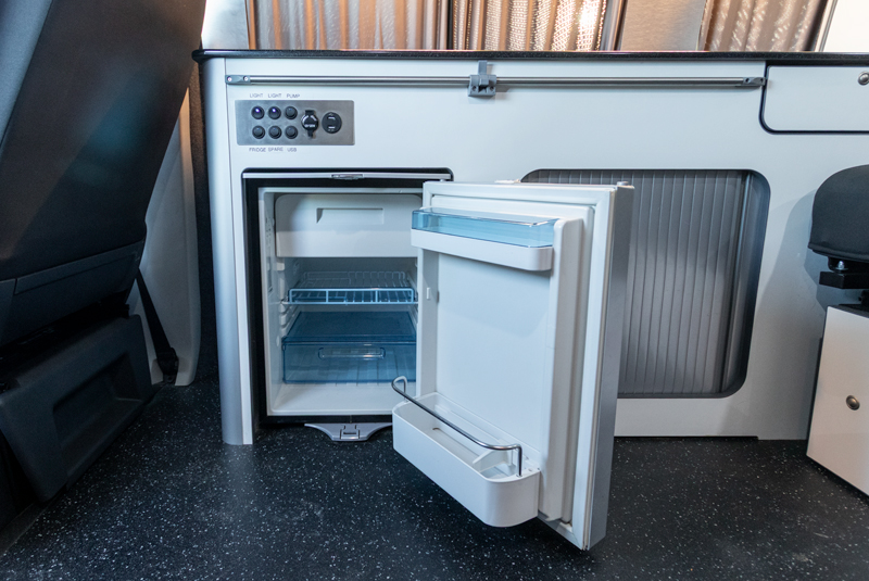 VW Transporter T6 140bhp 6 Speed Highline - Fridge