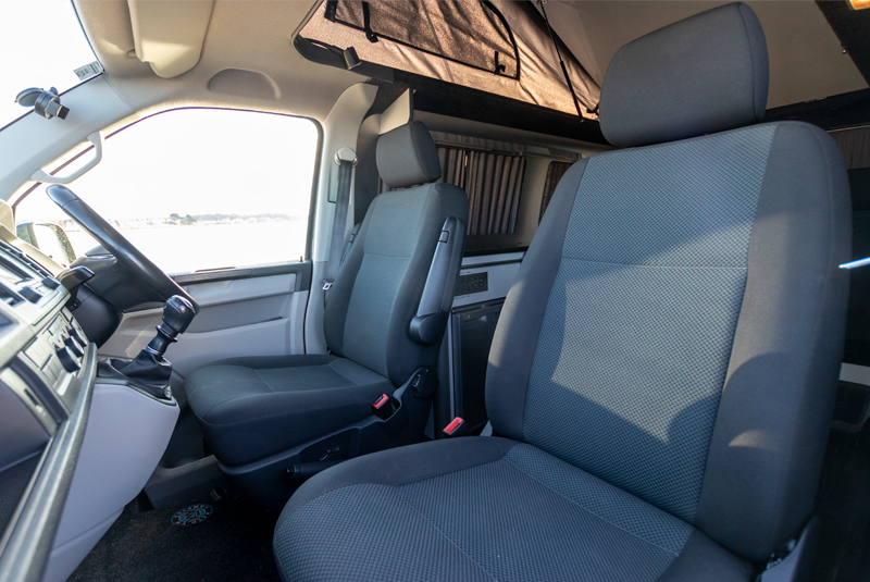 VW Transporter T6 140bhp 6 Speed Highline - Front Seats