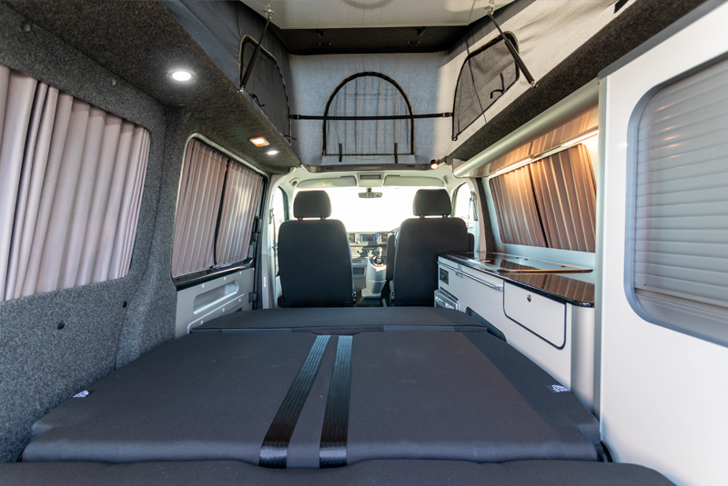 VW Transporter T6 140bhp 6 Speed Highline - Rear Looking Through