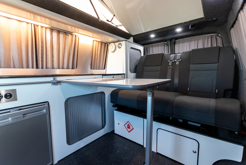 VW Transporter T6 140bhp 6 Speed Highline - Table