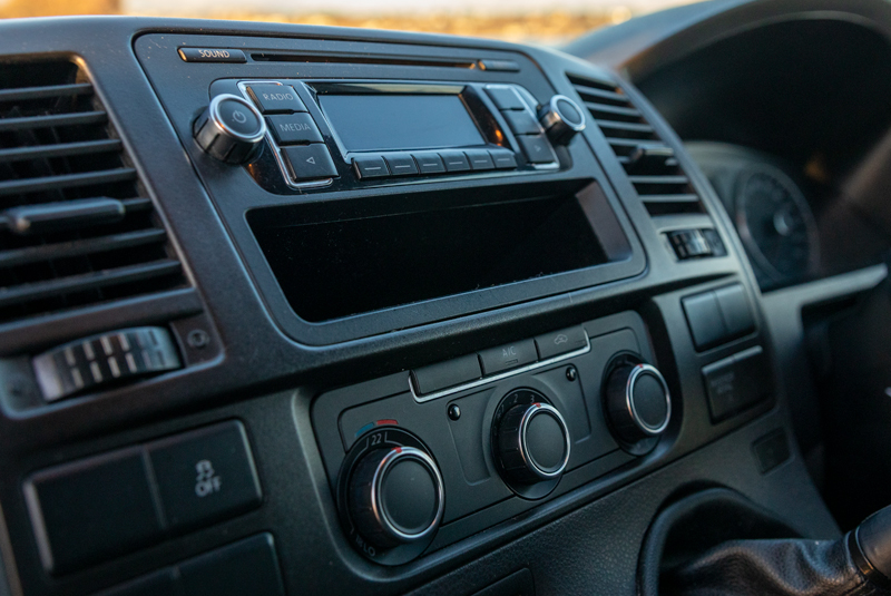 VW Transporter T5.1 140bhp SWB Monte Carlo Sportline - Media Player