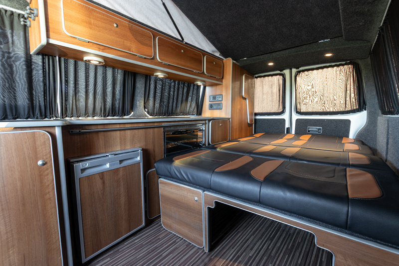 Transporter T5.1 Camper King Monte Carlo - Bed