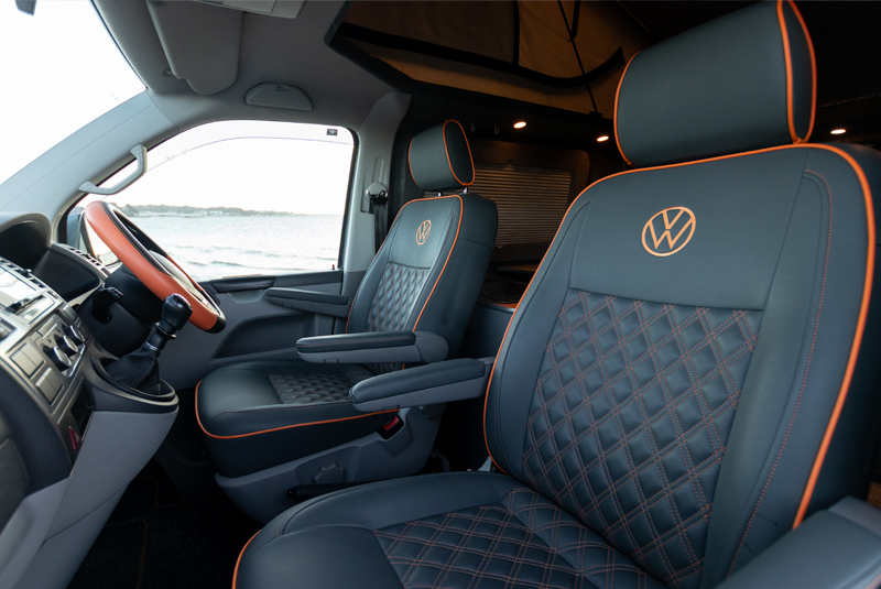 VW Transporter T5.1 140bhp SWB Highline - Front Seats