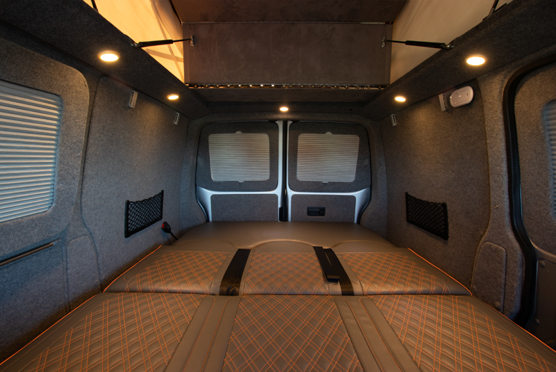 VW Transporter T5.1 140bhp SWB Highline - Looking Through