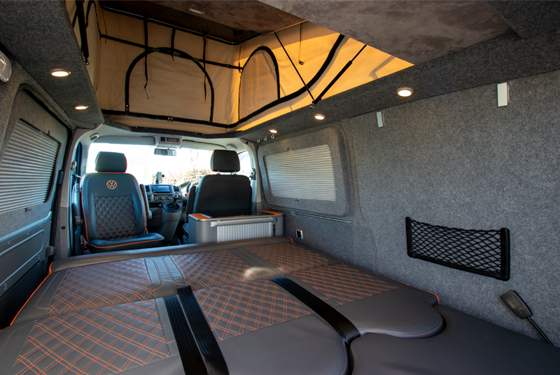 VW Transporter T5.1 140bhp SWB Highline - Rear Looking Through Left