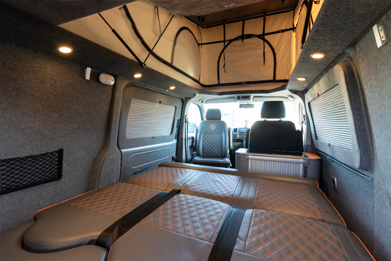 VW Transporter T5.1 140bhp SWB Highline - Rear Looking Through Right