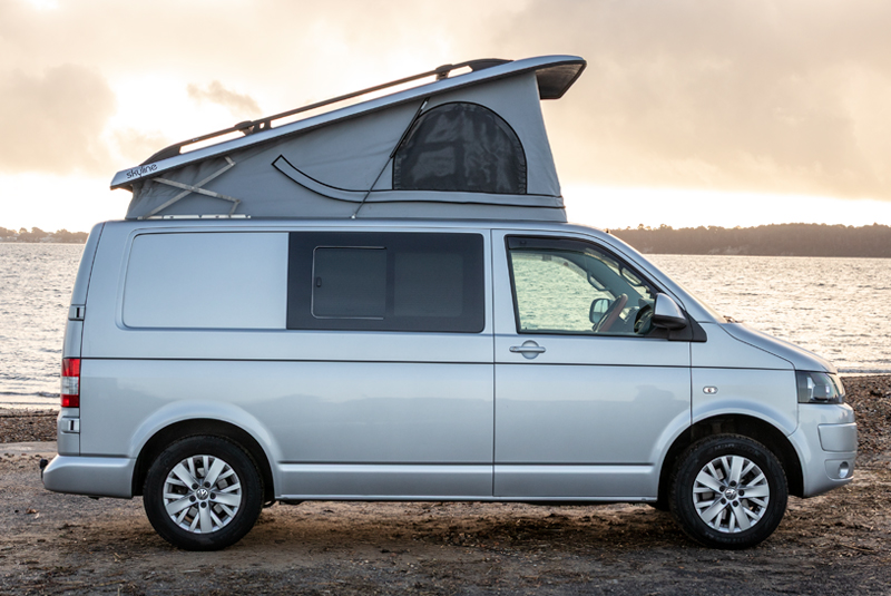 VW Transporter T5.1 140bhp SWB Highline - Right Side Roof Up