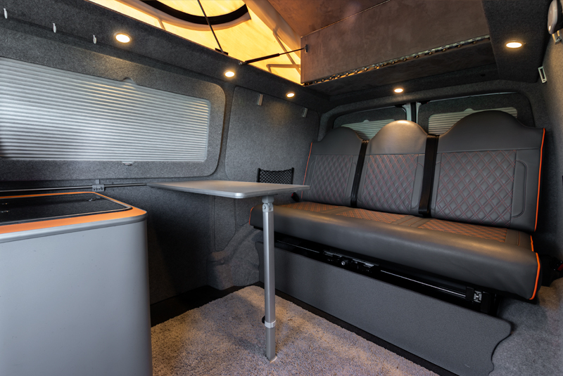 VW Transporter T5.1 140bhp SWB Highline - Table