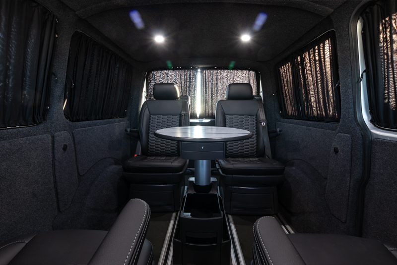 VW Transporter T5.1 140bhp SWB Highline - Table Up