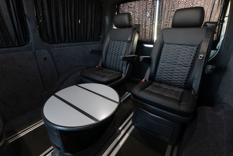 VW Transporter T5.1 140bhp SWB Highline - Table