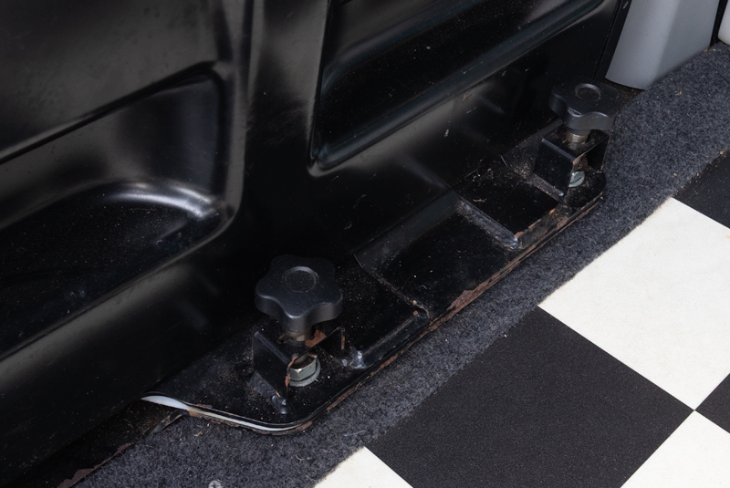 VW Transporter T5.1 140bhp SWB Monte Carlo Sportline - Swivel