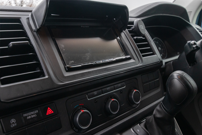 VW Transporter T6 140bhp DSG SWB Camper King - Media Player