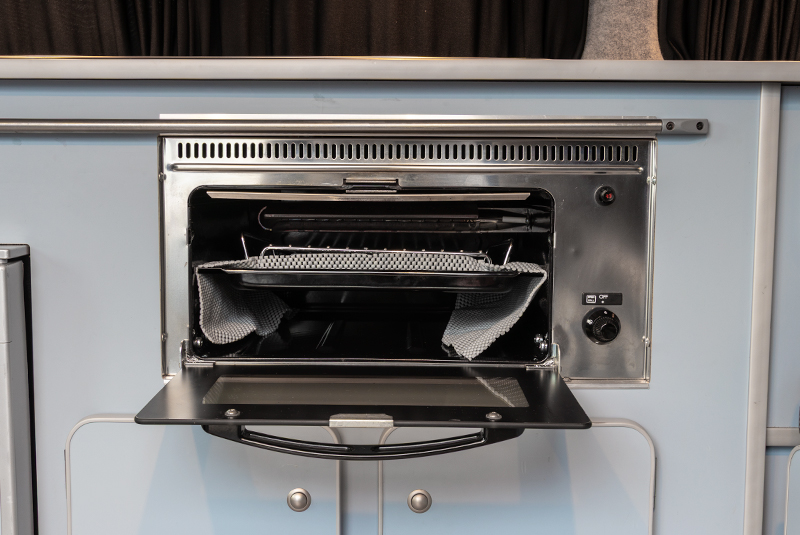 VW Transporter T6 140bhp DSG SWB Camper King - Oven