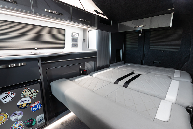 VW Transporter T6 140bhp SWB Sportline - Bed