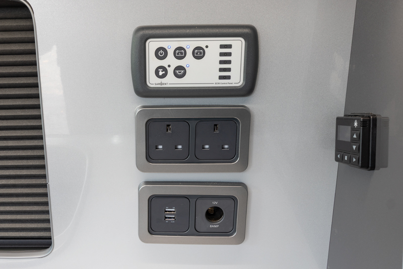 VW Transporter T6 140bhp SWB Sportline - Electronics