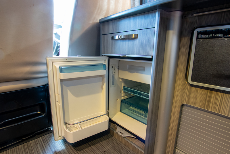 VW Transporter T5.1 130bhp SWB Sportline - Fridge