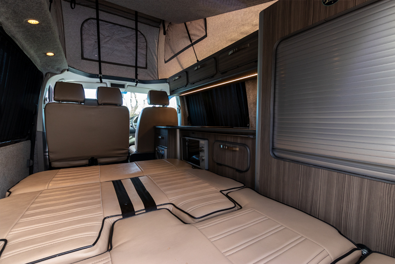 VW Transporter T5.1 130bhp SWB Sportline - Furniture