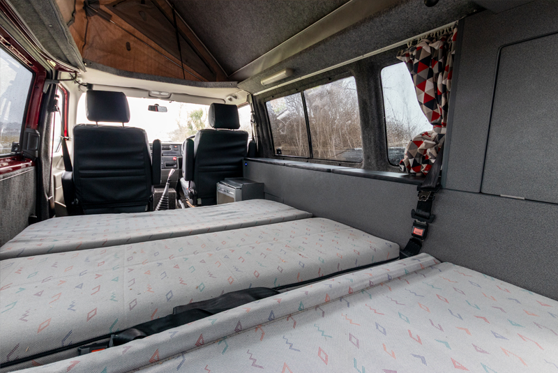 VW Transporter T4 84bhp SWB Camper - Rear Looking Through Left