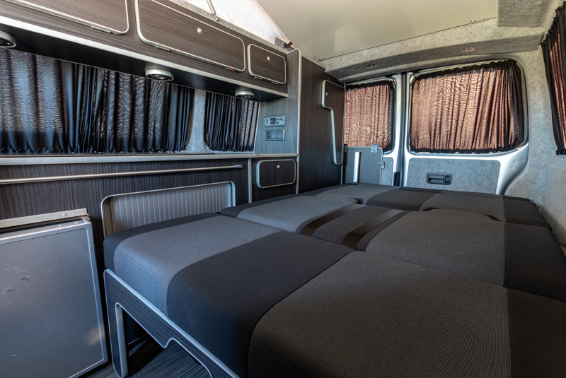 VW Transporter T5.1 140bhp SWB Monte Carlo Sportline - Bed