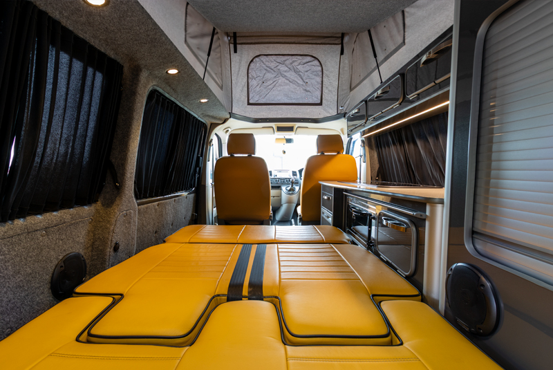 VW Transporter T5.1 140bhp SWB Autohaus Sportline - Rear Looking Through