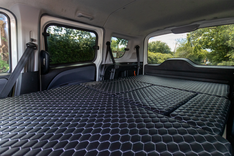 Fiat Doblo 1.6 Multi Jet Redcote camper with Tentbox - Bed