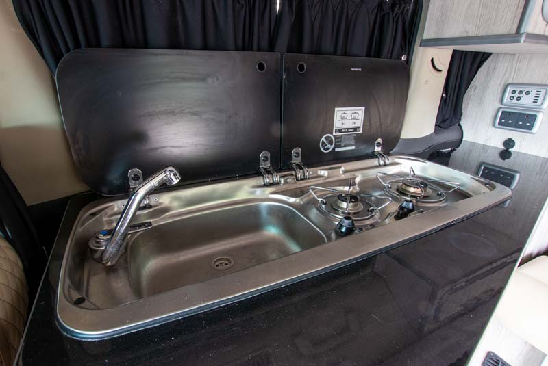 Alphard Camper - Kitchen