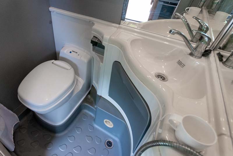 Autocruise Starlight Cab Over Sleeper - Bathroom