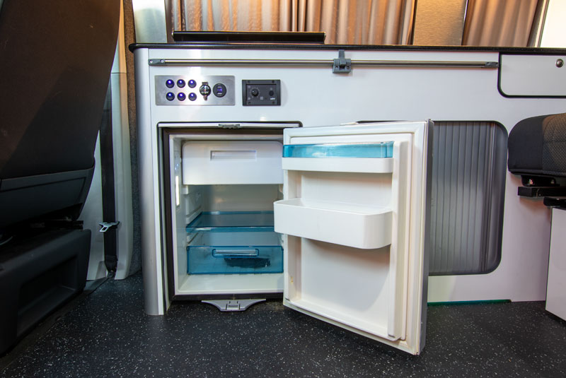 VW Transporter T6 140bhp Sportline Camper - Fridge