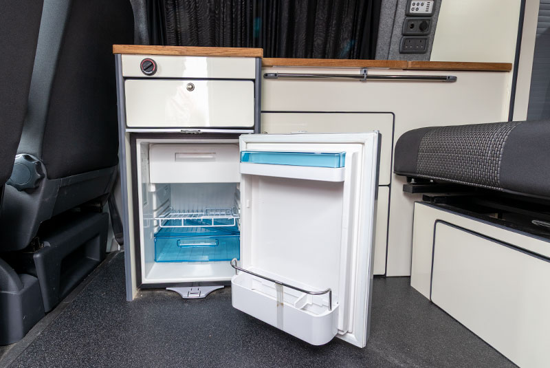 VW Transporter T5.1 140bhp Camper Tailgate - Fridge