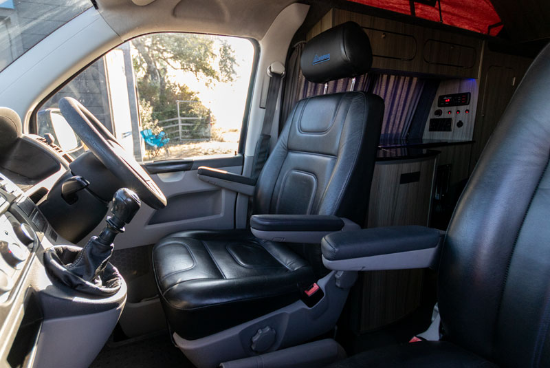 VW Transporter T5.1 140bhp SWB Highline Autohaus Ashton - Drivers Seat