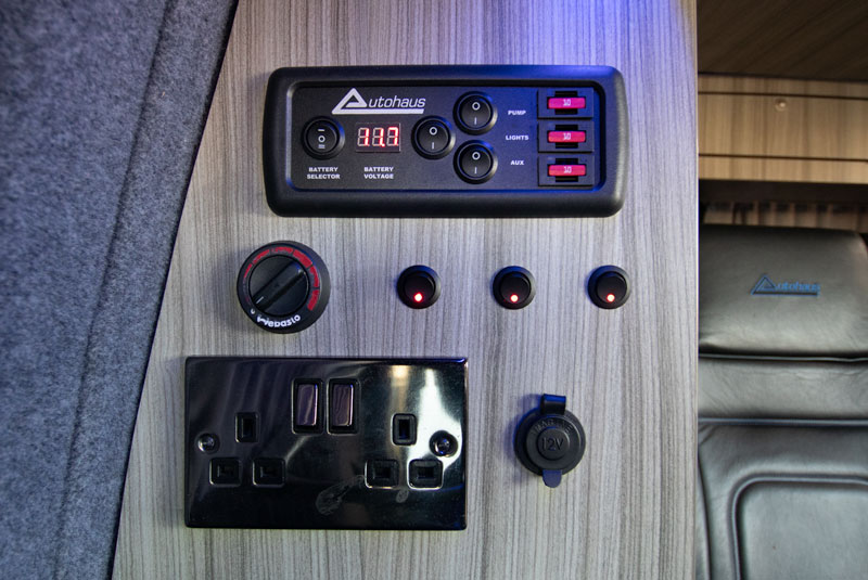 VW Transporter T5.1 140bhp SWB Highline Autohaus Ashton - Electronics