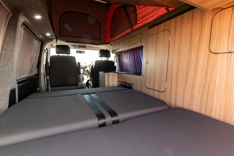 VW Transporter T5.1 140bhp SWB Highline Autohaus Ashton - Furniture