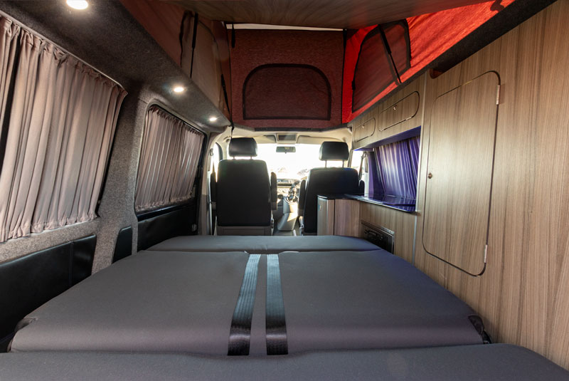 VW Transporter T5.1 140bhp SWB Highline Autohaus Ashton - Rear Looking Through