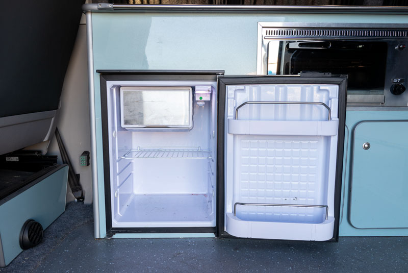 VW Transporter T6 140bhp Sportline Camper - Fridge
