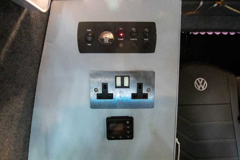VW Transporter T4 110bhp SWB Camper Van - Electronics
