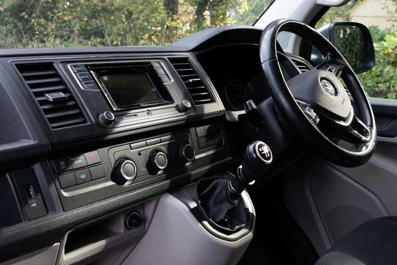 VW Transporter T6 140bhp SWB Kombi - Dashboard