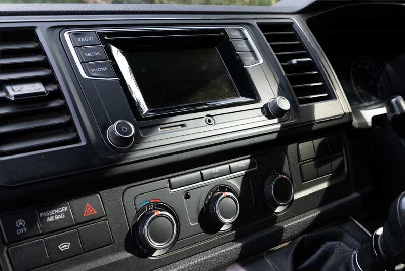 VW Transporter T6 140bhp SWB Kombi - Media Player