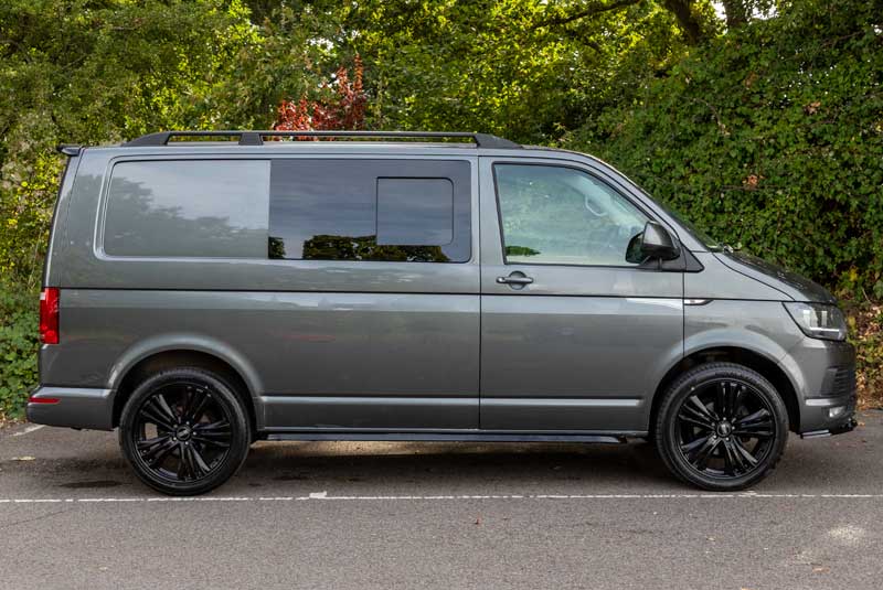 VW Transporter T6 140bhp SWB Kombi - Right Side