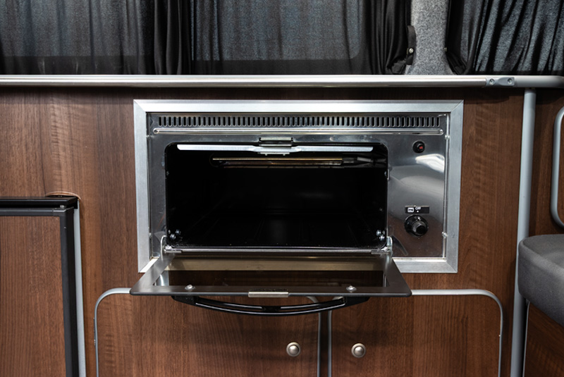 VW Transporter T6 140bhp Camper - Oven