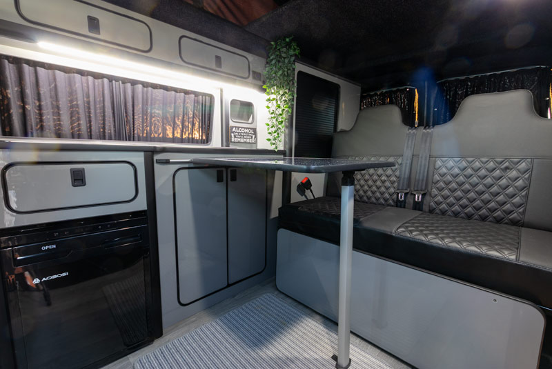VW Transporter T6 140bhp Camper Sportline - Table