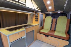 YD14ZJJ Interior